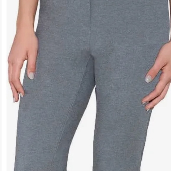 Max & Mia Gray Cropped Pants Large NWT | Soft Stretch Everyday Chic - Picture 3 of 3